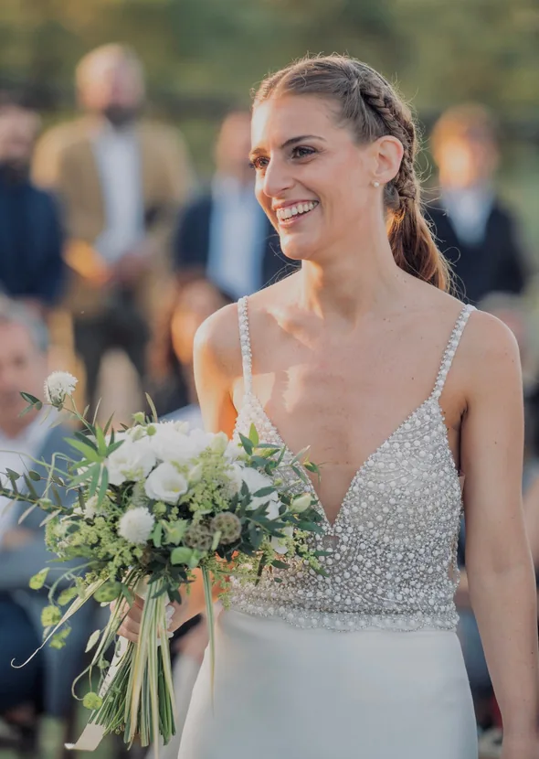 Novia con ramo de flores